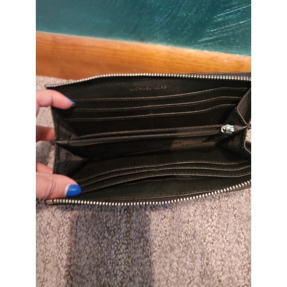 Michael Kors Three Quarter Zip Black Leather Wallet - Picture 4 of 5